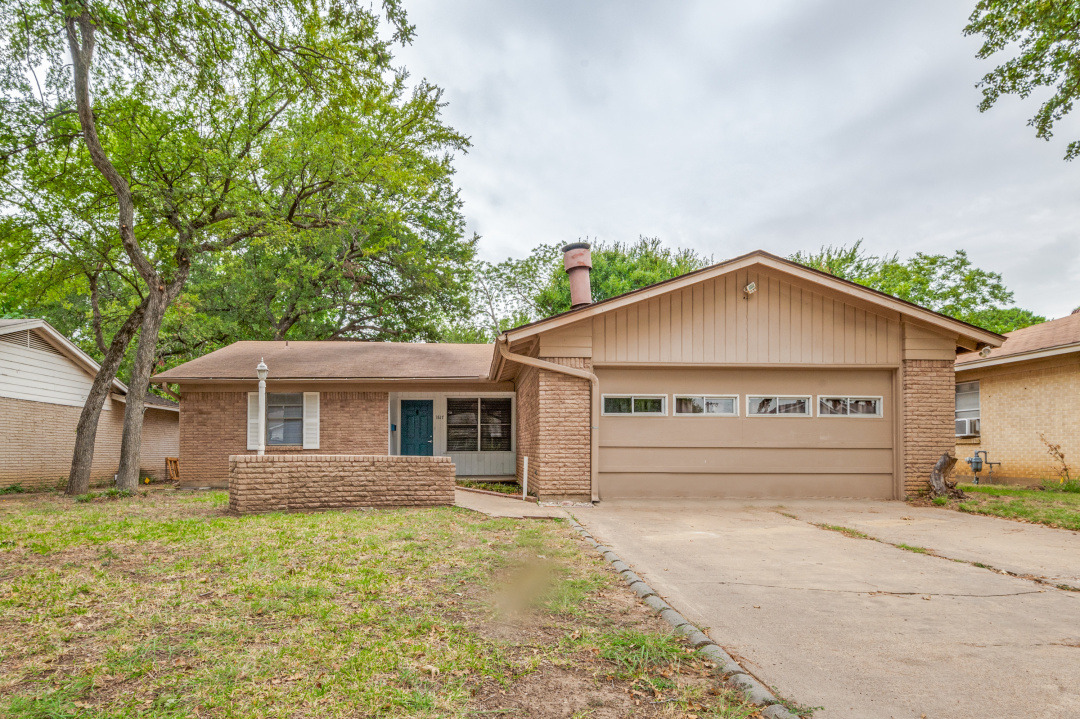 1817 Oakhurst Drive