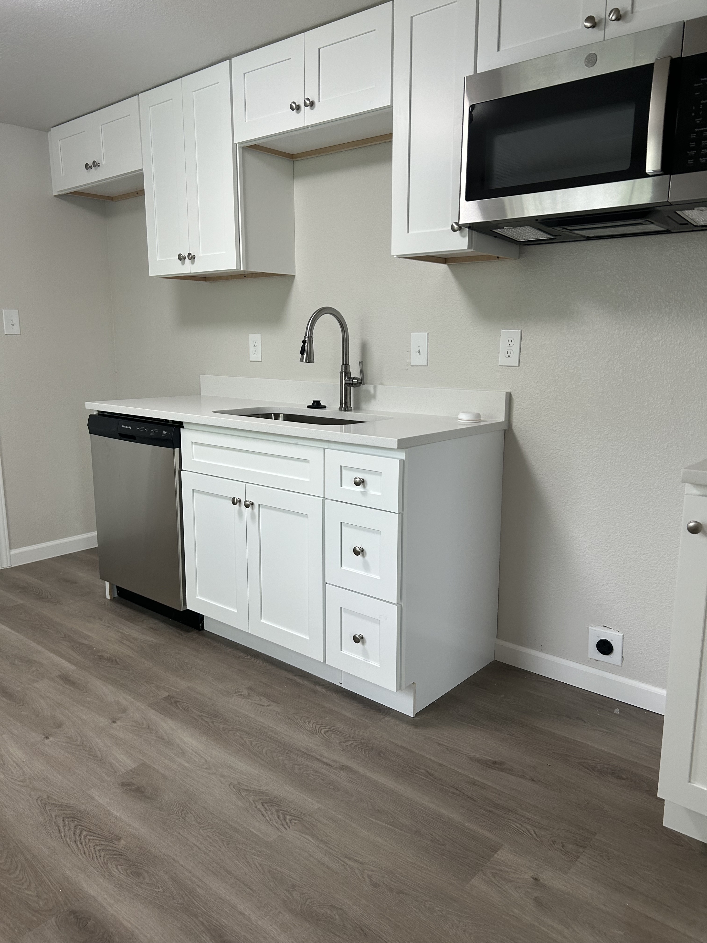 407 North Justin Avenue - B