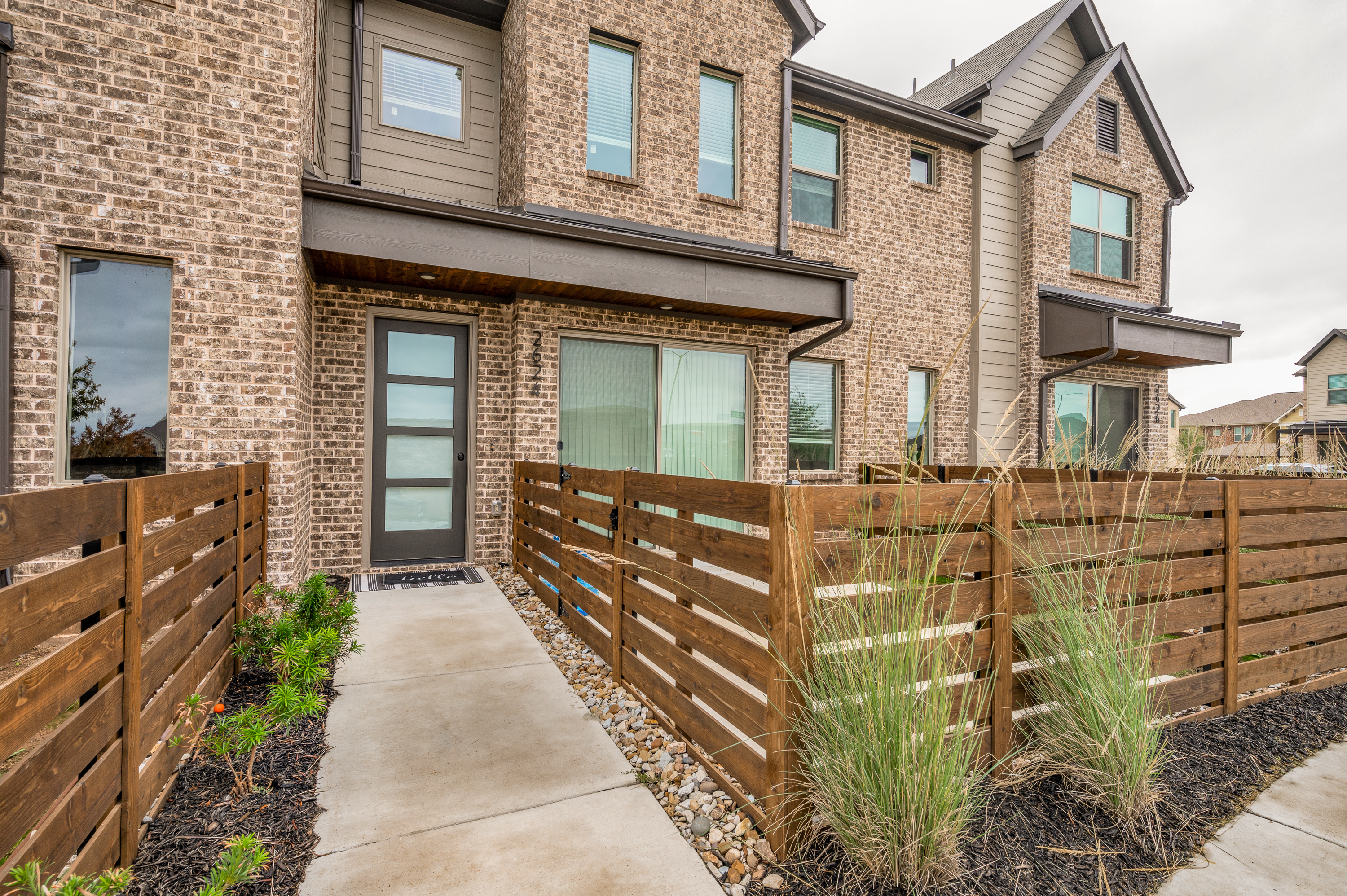 2624 La Cumbre Way - 1
